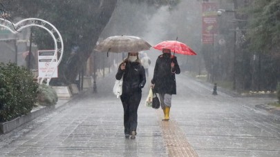 Meteoroloji uyardı: İstanbul'a bu gece sağanak geliyor! Yurt genelinde hava durumu nasıl!