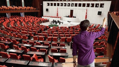 TBMM'de Kabul Edildi: Öğretmenlik Meslek Kanunu Yasalaştı