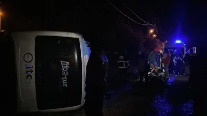 Kastamonu'da Tur Midibüsü Devrildi