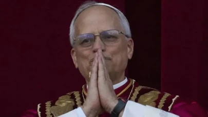 Papa, Gazzeli Çocuklara Antibiyotik Gönderiyor