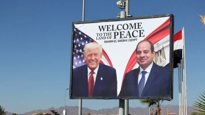 Trump, Şarm El-şeyh Barış Zirvesi'ne Katılmak Üzere Mısır'da