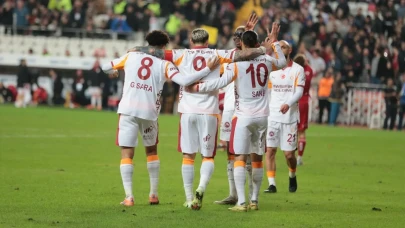 Galatasaray 4-1'lik Galibiyetle Zirveye Devam