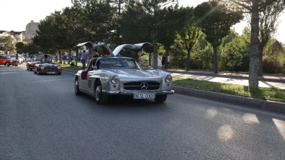 Klasik Otomobil Tutkunları Ürgüp'te Buluştu