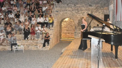 Piyanist Rüya Taner Anemurium Antik Kenti'nde Konser Verdi