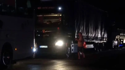 Balıkesir'de Zincirleme Trafik Kazasında 1 Kişi Öldü