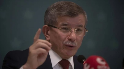 Davutoğlu’ndan ‘Bir Resmin Anatomisi’ Paylaşımı