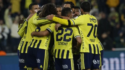 Kadıköy'de Fenerbahçe Rüzgarı