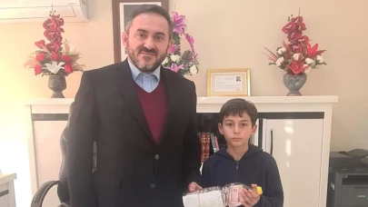 Biriktirdiği Harçlıklarını Filistin İçin Bağışladı