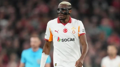 Liverpool Maçında Victor Osimhen Sakatlandı