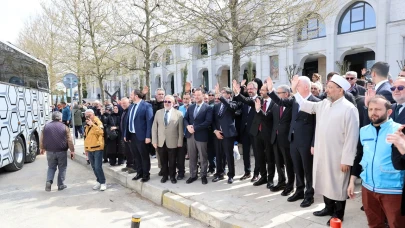 İstanbul’dan İlk Hac Kafilesi Dualarla Uğurlandı