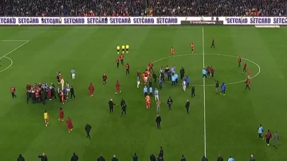 Abdülkerim Bardakcı Kırmızı Kart Gördü