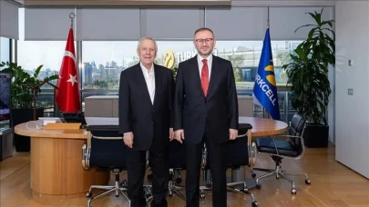 Aziz Yıldırım Turkcell Yönetim Kurulu Başkanı Şenol Kazancı'yı Ziyaret Etti