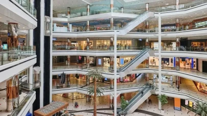 Saat Devi Mağazalarını Kapatıyor