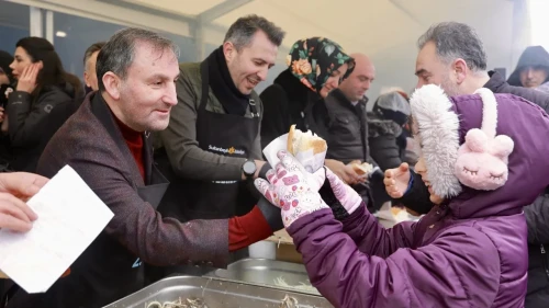 Sultanbeyli’de Eksi Derecede Hamsi ve Horon Festivali