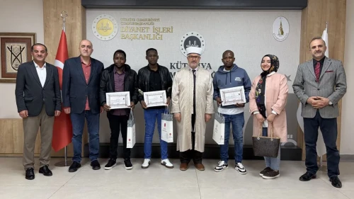 Kenyalı 3 Kişi Kütahya’da Müslüman Oldu