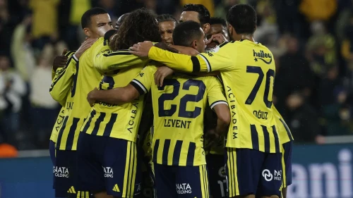 Kadıköy'de Fenerbahçe Rüzgarı