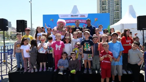 İstanbul Çekmeköy’de Gökyüzünde Renk Cümbüşü