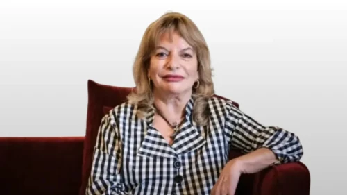 Mine Kırıkkanat Yazmaya Ara Verdi