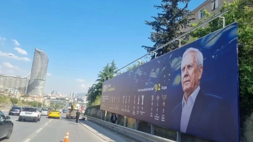 Kadıköy’de Aziz Yıldırım Pankartları