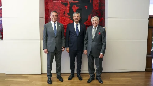 Koç Ailesi Özgür Özel'i Ziyaret Etti
