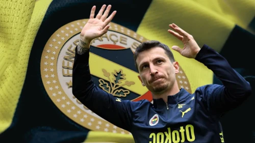 Fenerbahçe'de Mert Hakan Yandaş İmzayı Attı