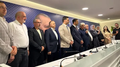 4 Meclis Üyesi AK Parti'ye Geçti