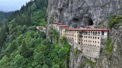 Sümela Manastırı'na Ziyaretçi Akını