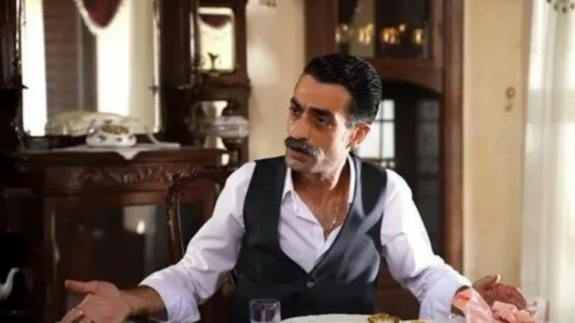 Yalı Çapkını'nın Kazım Ağası'nın sır gibi sakladığı eşi ortaya çıktı.. Bakın kimmiş! Güzelliği görenleri büyüledi..