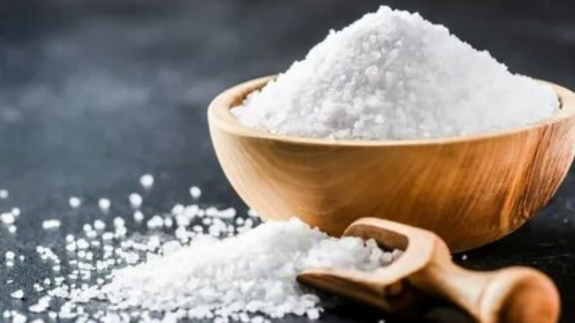 Cüzdanınıza Bir Tutam Tuz Koyun,  Şansınızı Artırın! Tuz Neden Negatif Enerjiyi Uzaklaştırır? Cüzdanınıza Tuz Koymanın Faydaları Nelerdir?