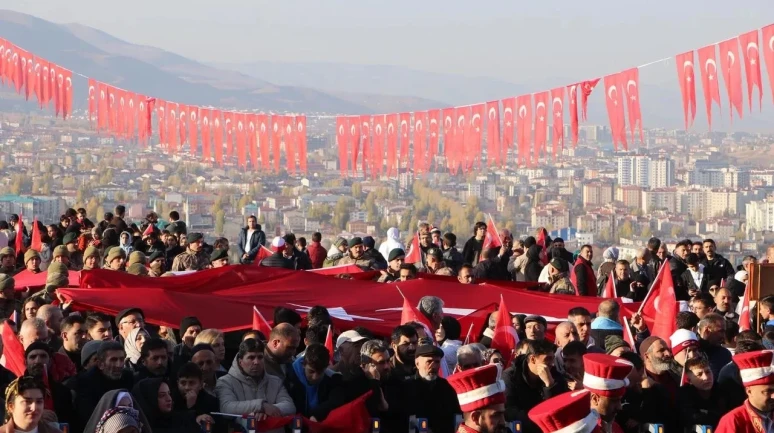 Erzurumlular Aziziye Destanı’nın 148. Yılında “Ecdada Saygı” İçin Yürüdü