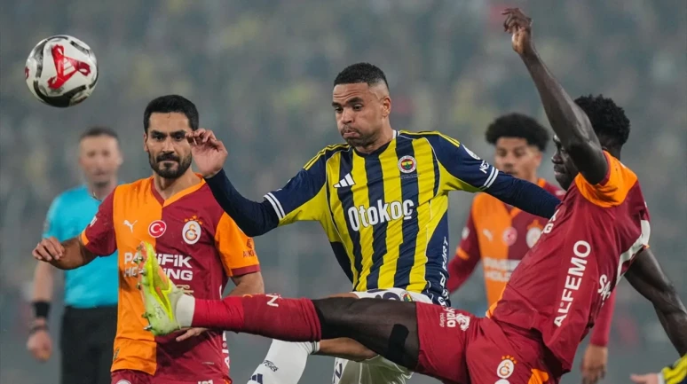 Fenerbahçe-Galatasaray Derbisi Nefesleri Kesti