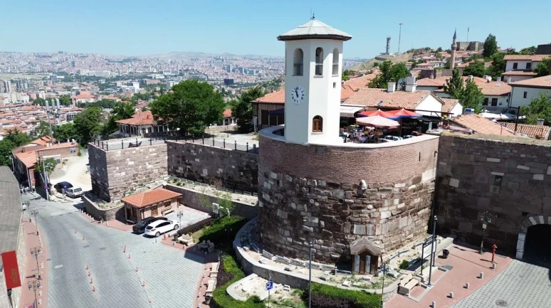 ABB Ankara Kalesi’nde 11’i Tescilli 80 Yapıyı Restore Etti