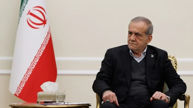 İran'da Pezeşkiyan İstifa mı Etti?