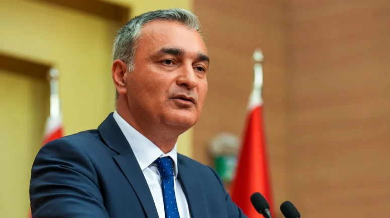 Müslim Sarı: Arınıp Gelenlerle Tertemiz Bir Kurultay Yapacağız