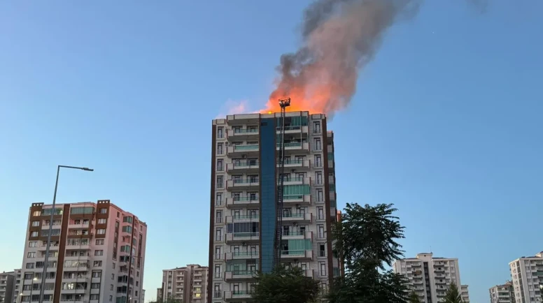 Diyarbakır’daki Yangında Ailesi Faciası