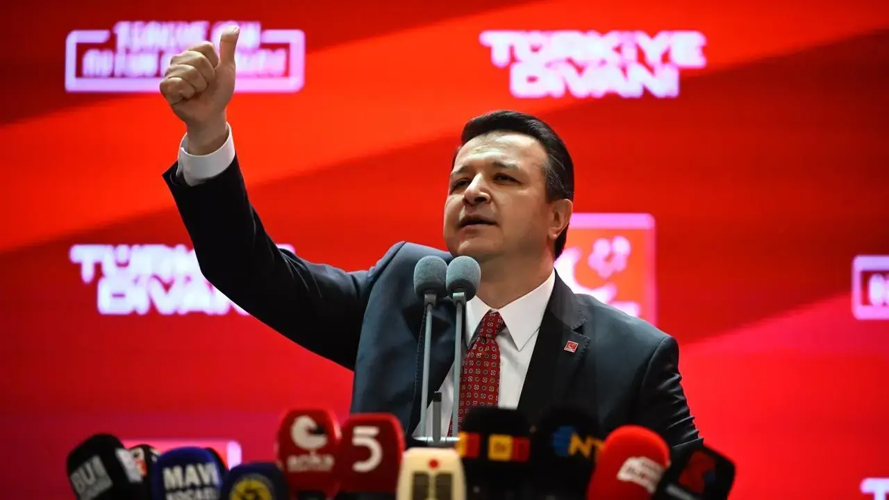 Saadet Partisi Türkiye Divanı İle Seçim Startını Verdi... Arıkan Belediye Koridorlarını Dallas’a, Sokakları Teksas’a Çevirdiler