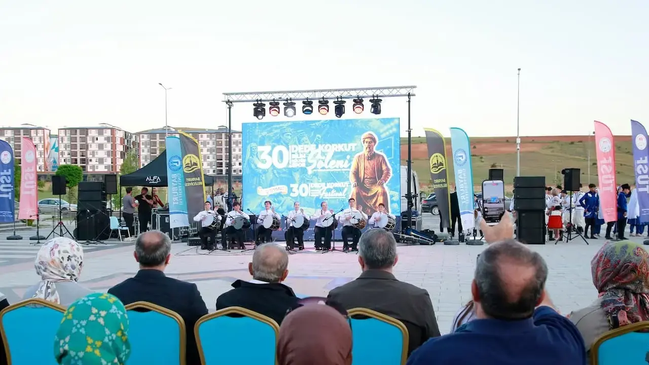 Bayburt’ta 30. Dede Korkut Etkinlikleri Dünya Halklarını Buluşturdu