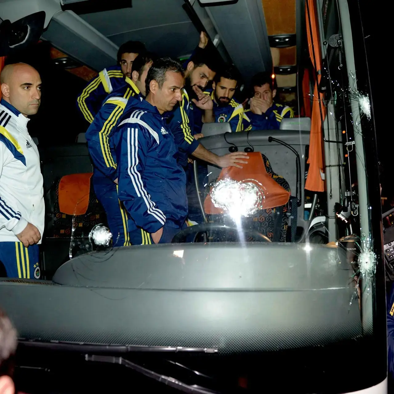 Fenerbahçe Otobüsüne Silahlı Saldırı
