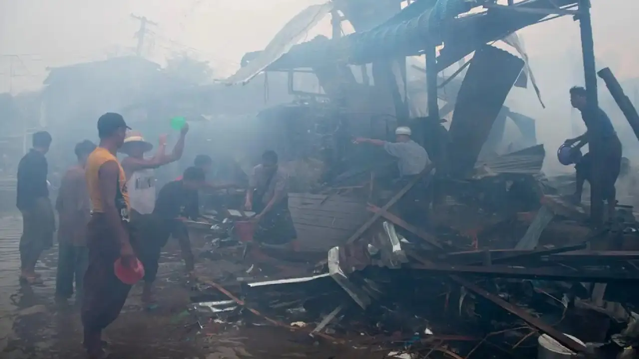 Myanmar'da Budist Festivalindeki Bombalı Saldırıyı Askeri Yönetim Üstlendi