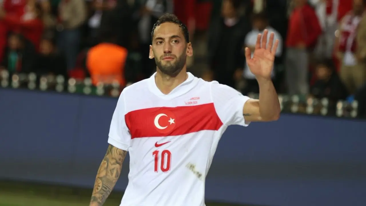 Kaptan Hakan Çalhanoğlu Hedefimiz Dünya Kupası'na KatılmakKaptan Hakan Çalhanoğlu Hedefimiz Dünya Kupası'na Katılmak