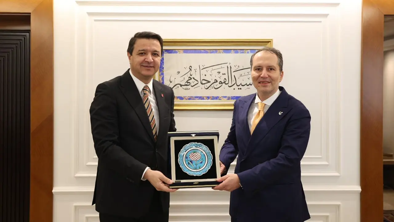 Mahmut Arıkan Fatih Erbakan hediye