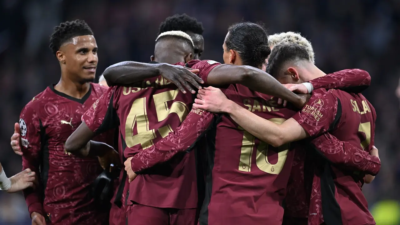 Şampiyonlar Ligi Galatasaray, Ajax'ı Evinde Yıktı Osimhen Hat-trick Yaptı