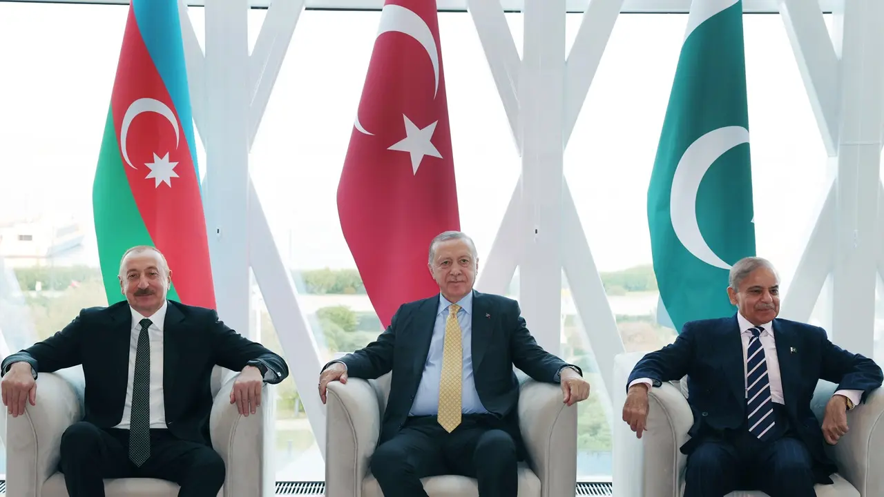 Cumhurbaşkanı Erdoğan, İlham Aliyev ve Şahbaz Şerif İle Görüştü