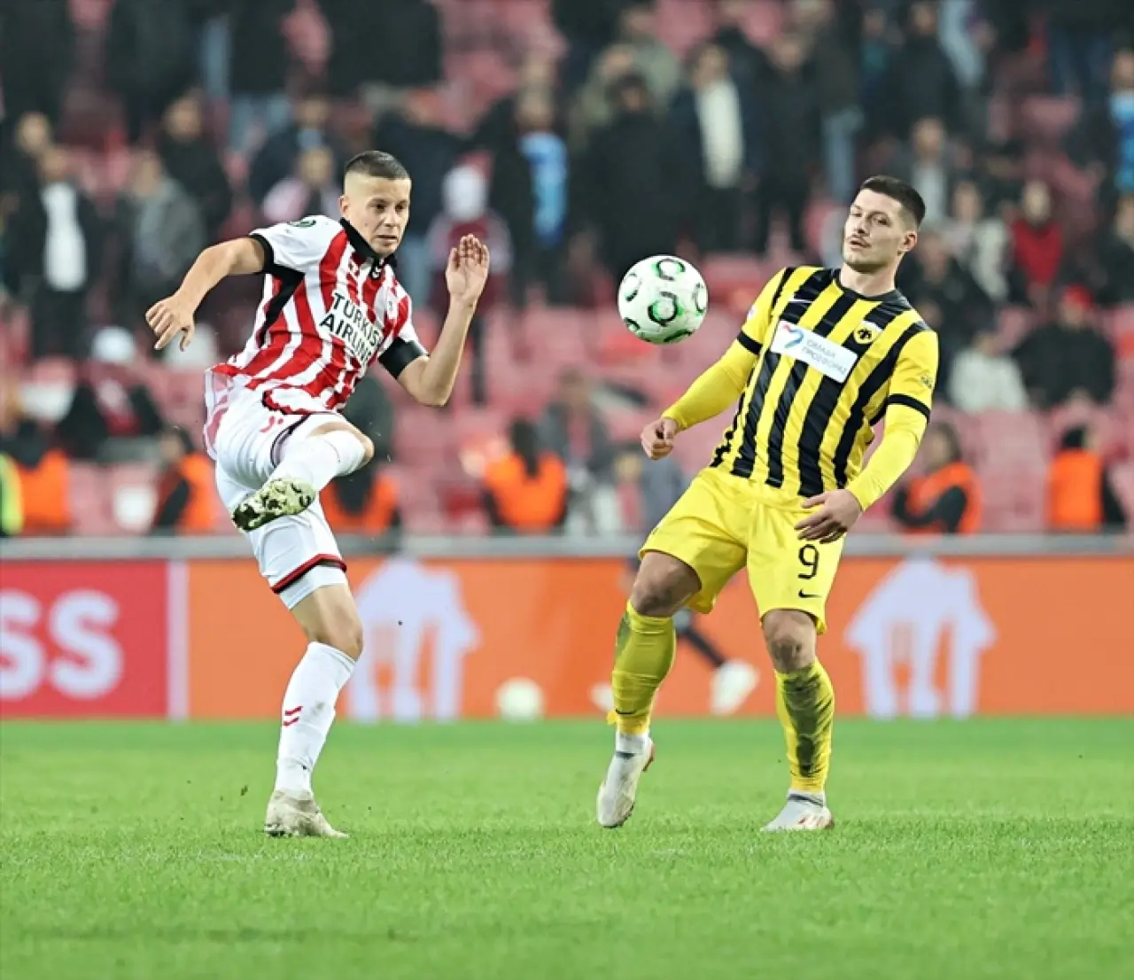 Samsun’da Seri Bitti, Liderlik Gitti! Samsunspor 1-2 AEK
