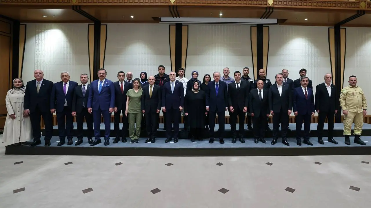 Cumhurbaşkanı Erdoğan İşçilerle Bir Araya Geldi 