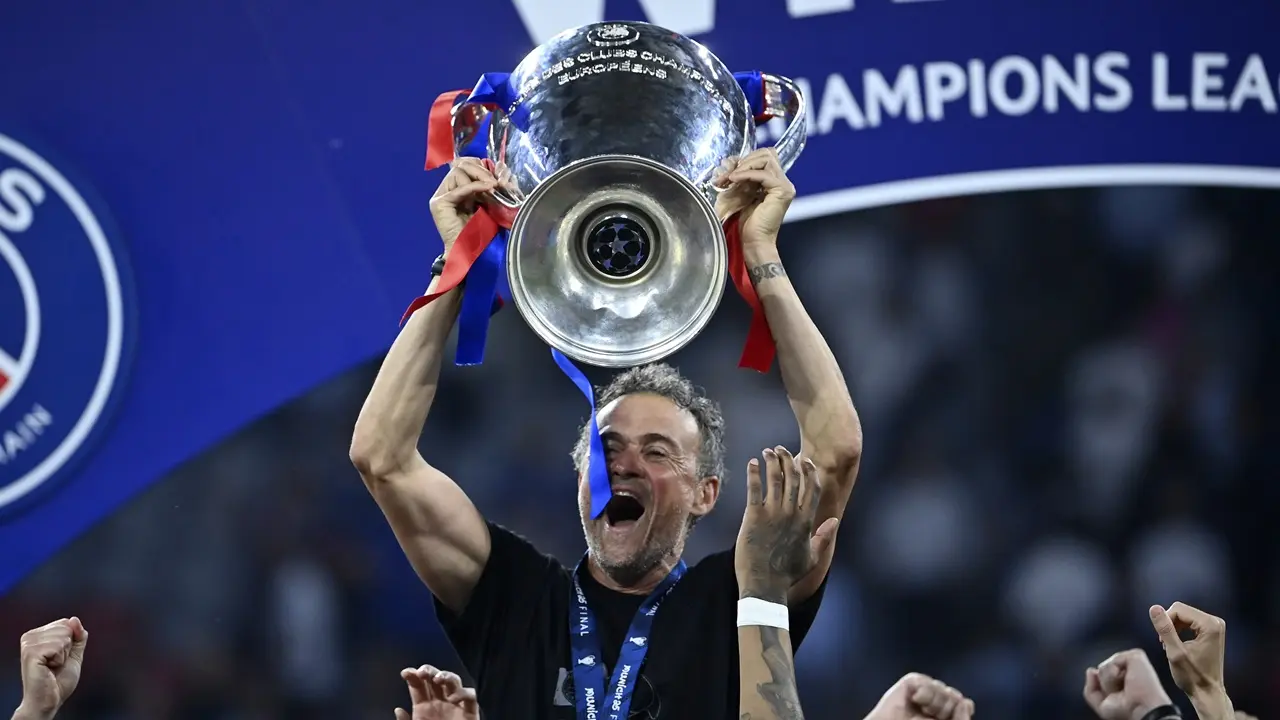Luis Enrique kupa sevinci