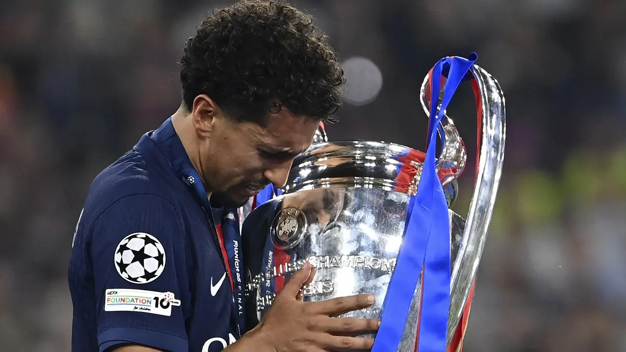 PSG oyuncusu Marquinhos sevinç yaşadı.