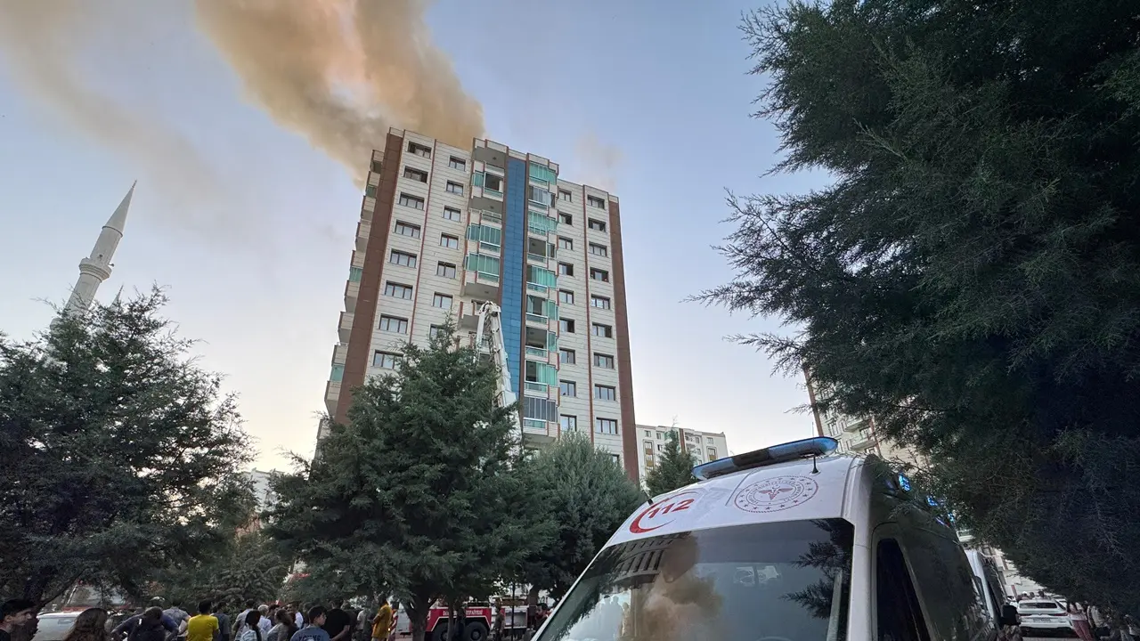 Diyarbakır’daki Yangında Anne ve 3 Çocuğu Can Verdi