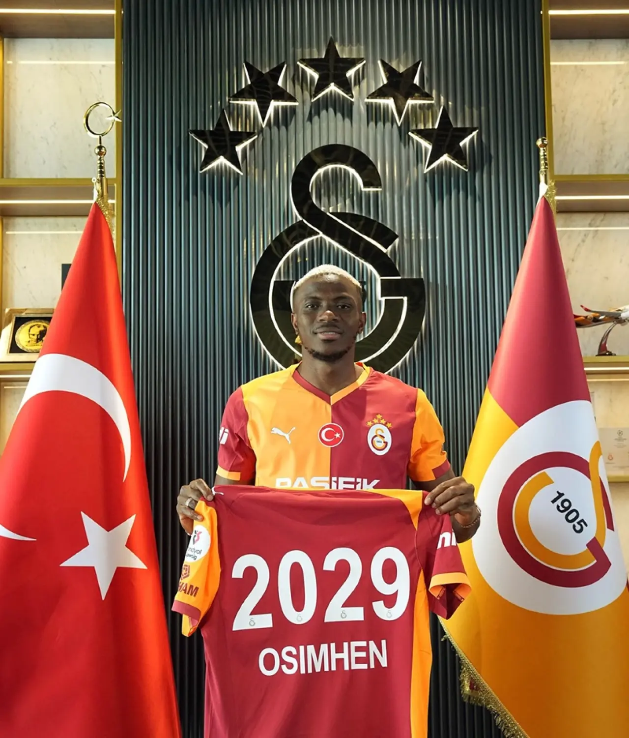 Osimhen 75 Milyon Avro Bedelle Galatasaray'da