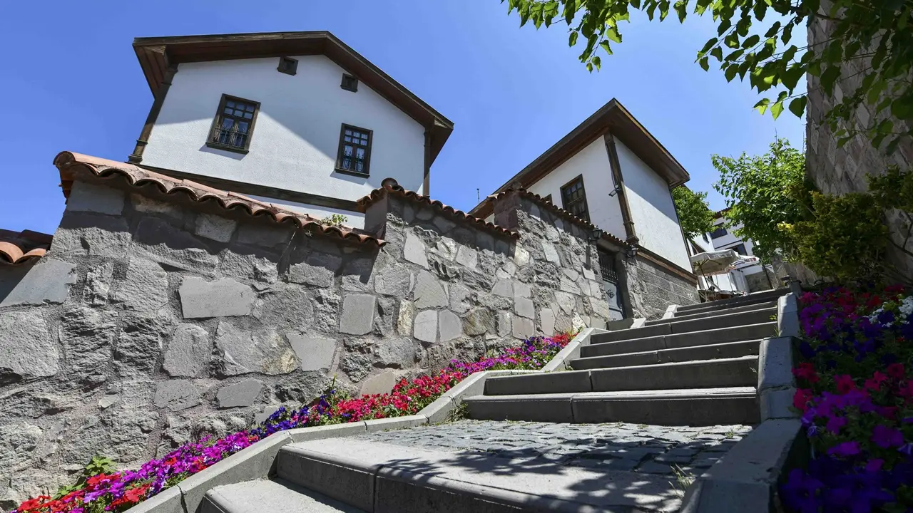 ABB Ankara Kalesi’nde 11’i Tescilli 80 Yapıyı Restore Etti